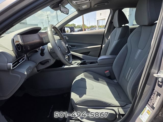 Used 2023 Hyundai Elantra SEL w/ Convenience Package FWD image 9