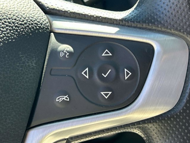 Used 2024 GMC Terrain SLE FWD image 28