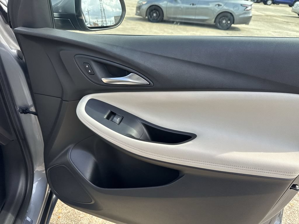 Used 2024 Buick Encore GX Avenir AWD/4WD image 32