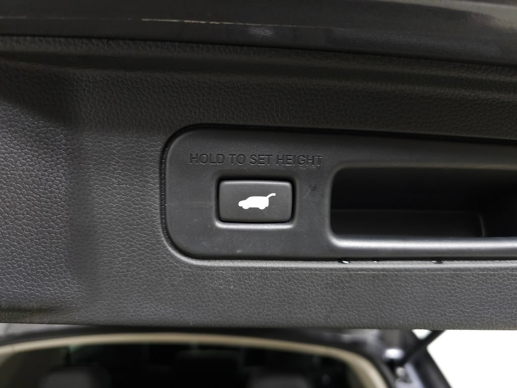 Used 2025 Honda Pilot Elite image 8