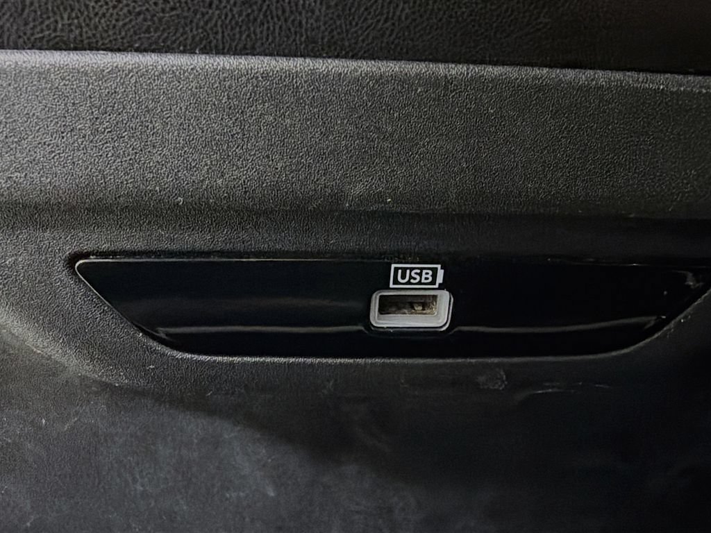 Used 2019 Chrysler Pacifica Limited w/ Advanced Safetytec Group FWD image 26