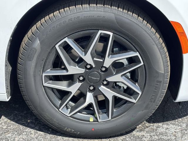 New 2027 Chrysler Pacifica Limited FWD image 31