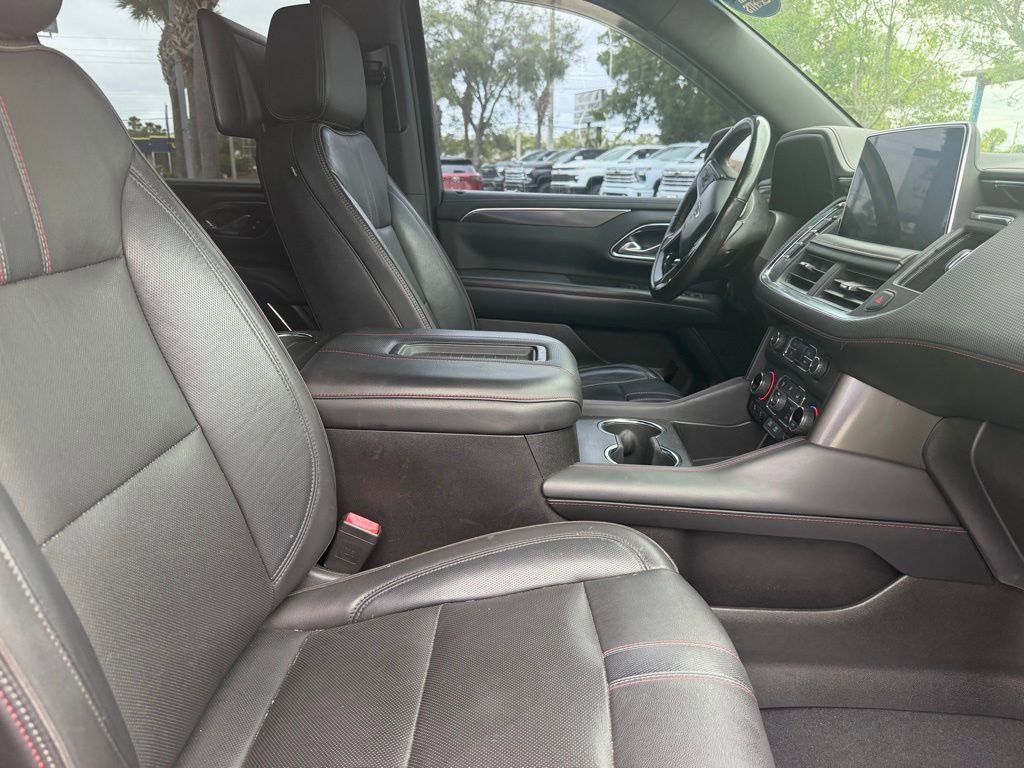 Used 2021 Chevrolet Suburban RST w/ Luxury Package RWD image 11