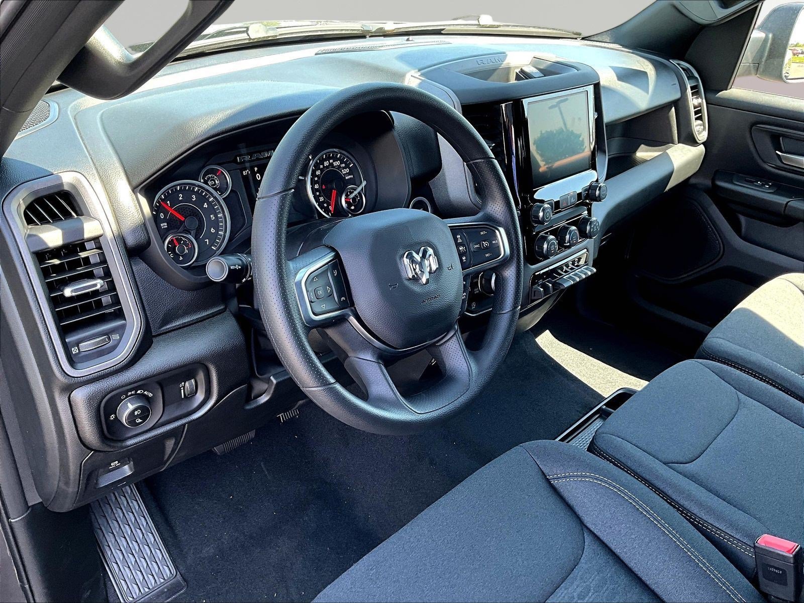 New 2026 RAM 1500 Express AWD/4WD image 9