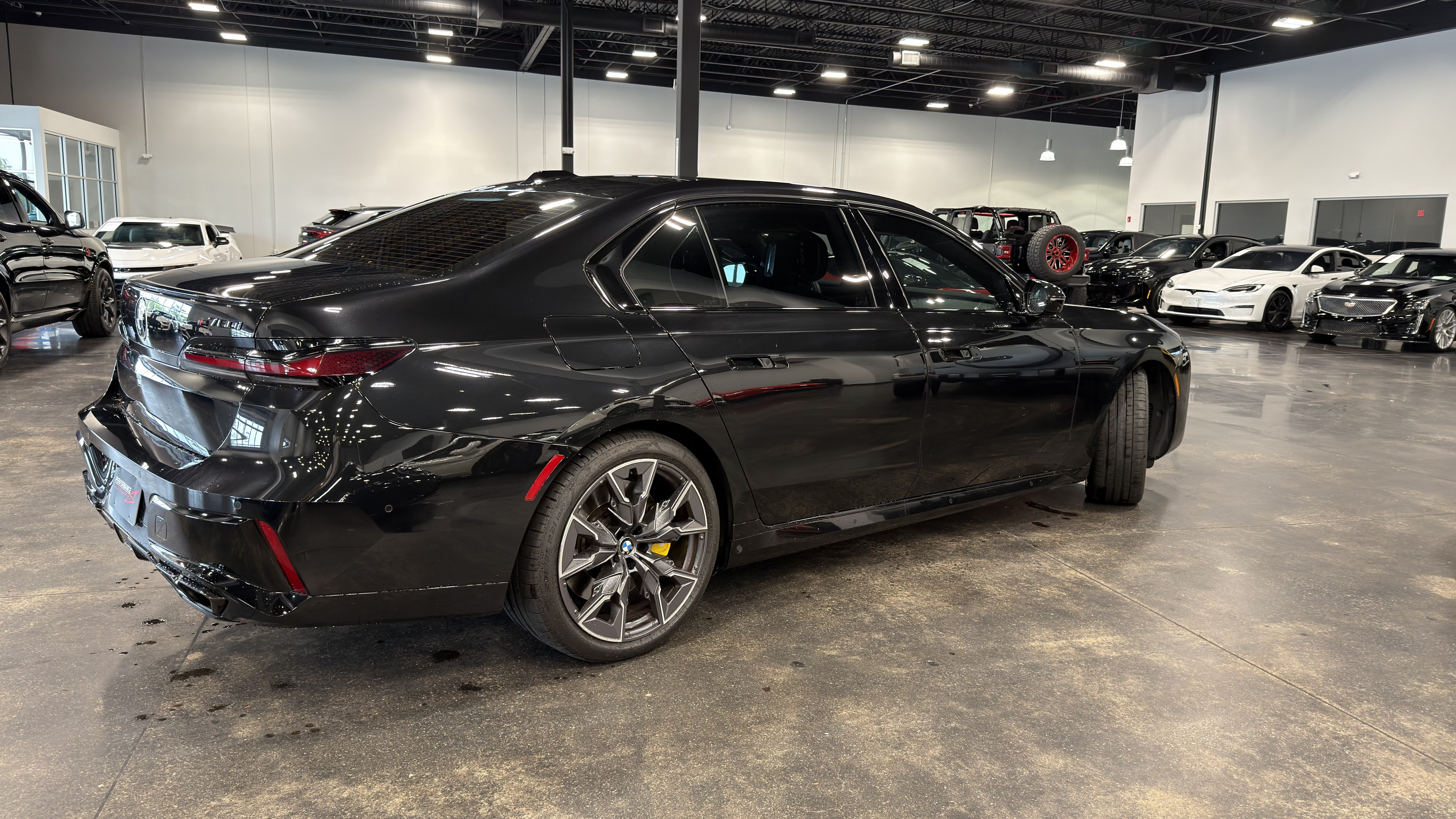 Used 2024 BMW 760i xDrive w/ Executive Package AWD/4WD image 2