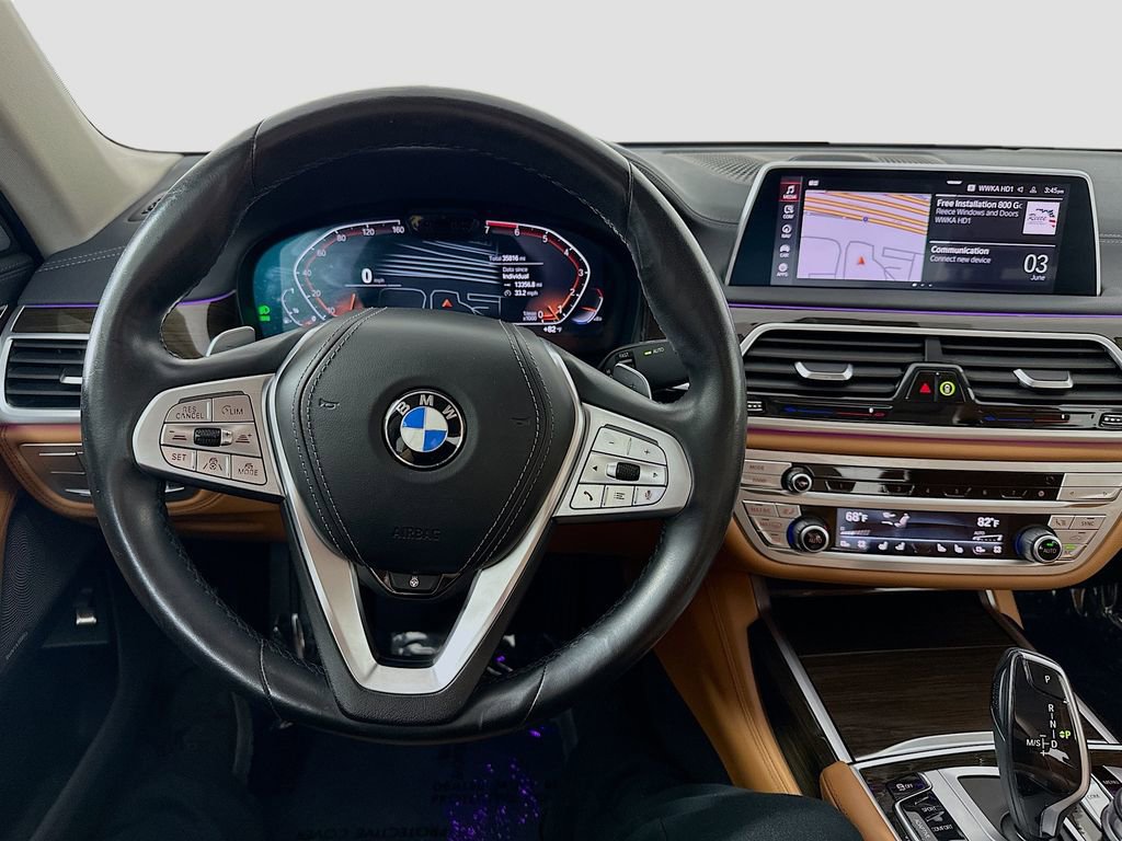 Used 2022 BMW 750i xDrive AWD/4WD image 25
