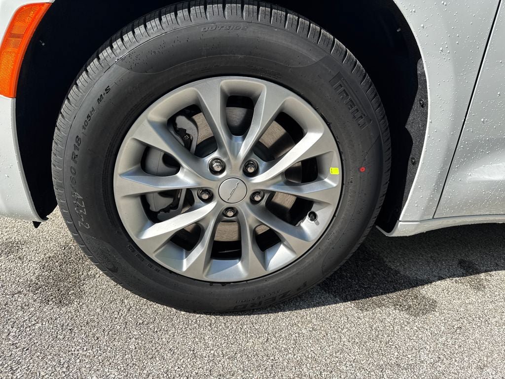 New 2027 Chrysler Pacifica Select AWD/4WD image 10