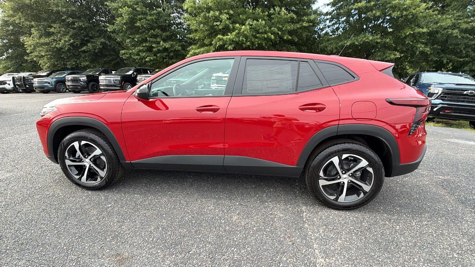 New 2026 Chevrolet Trax RS w/ Sunroof Package FWD image 12