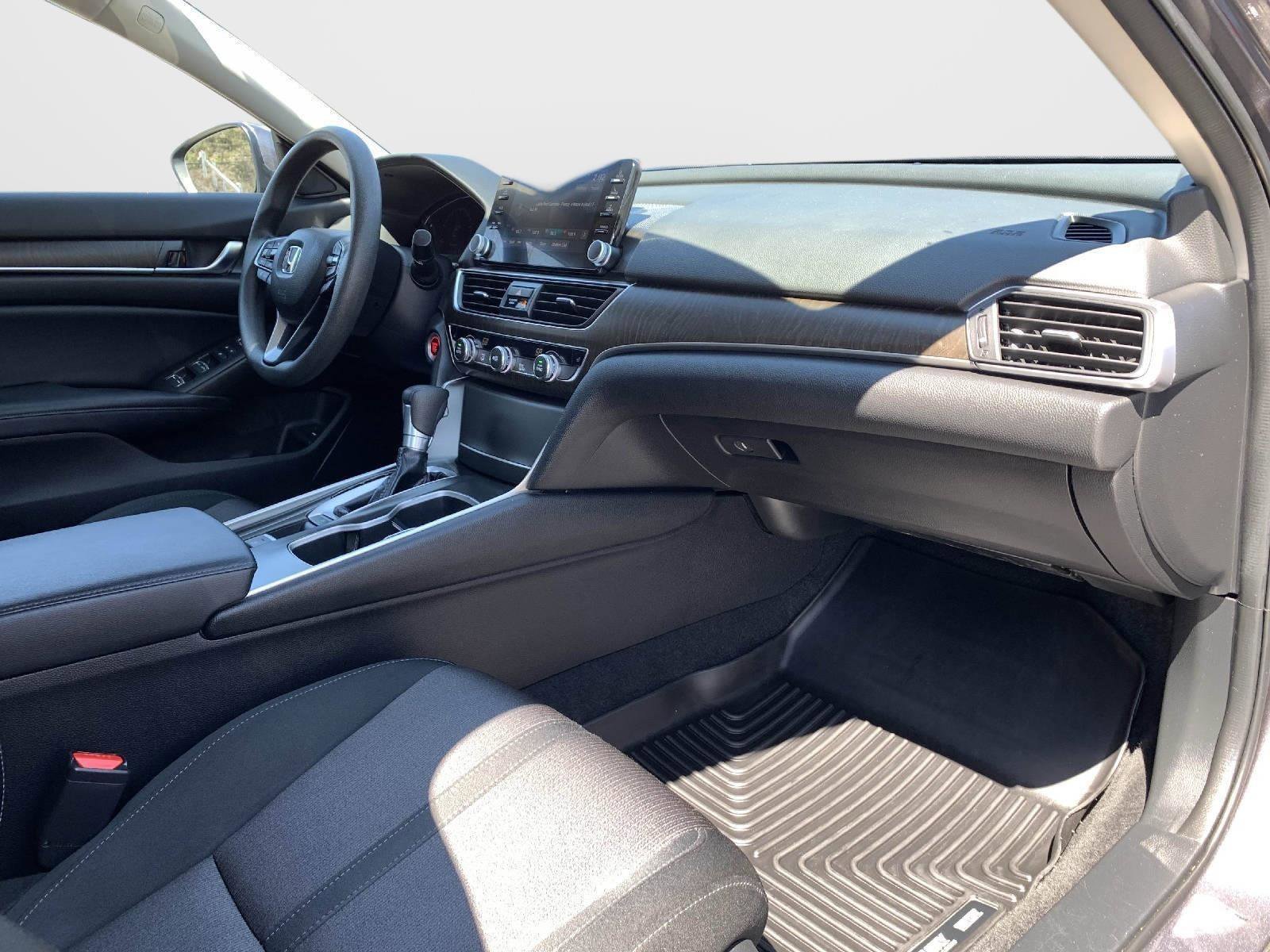 Used 2018 Honda Accord EX image 41