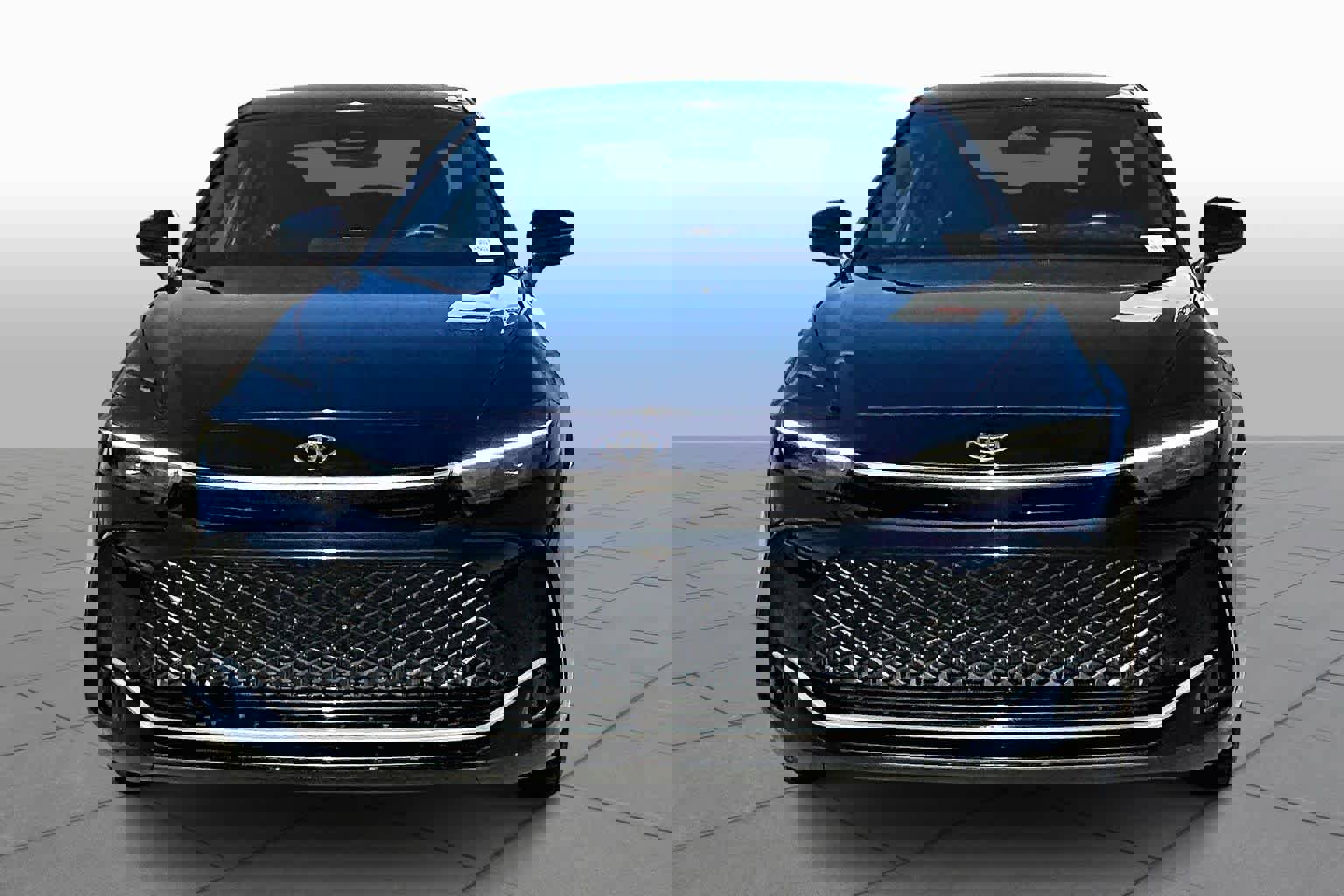 Used 2023 Toyota Crown XLE image 3