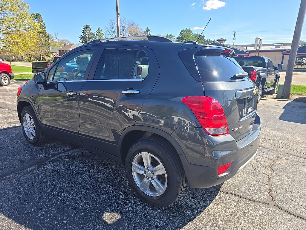Used 2017 Chevrolet Trax LT w/ LT Convenience Package AWD/4WD image 3