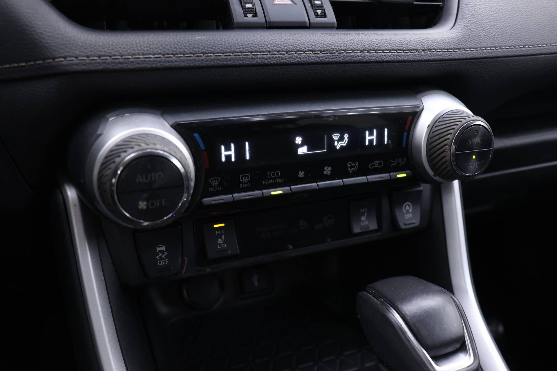 Certified 2022 Toyota RAV4 XLE Premium image 6