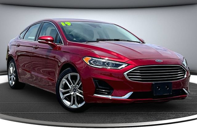 Used 2019 Ford Fusion SEL FWD image 3