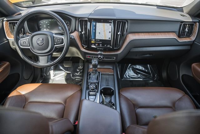 Used 2021 Volvo XC60 T5 Momentum w/ Advanced Package AWD/4WD image 21