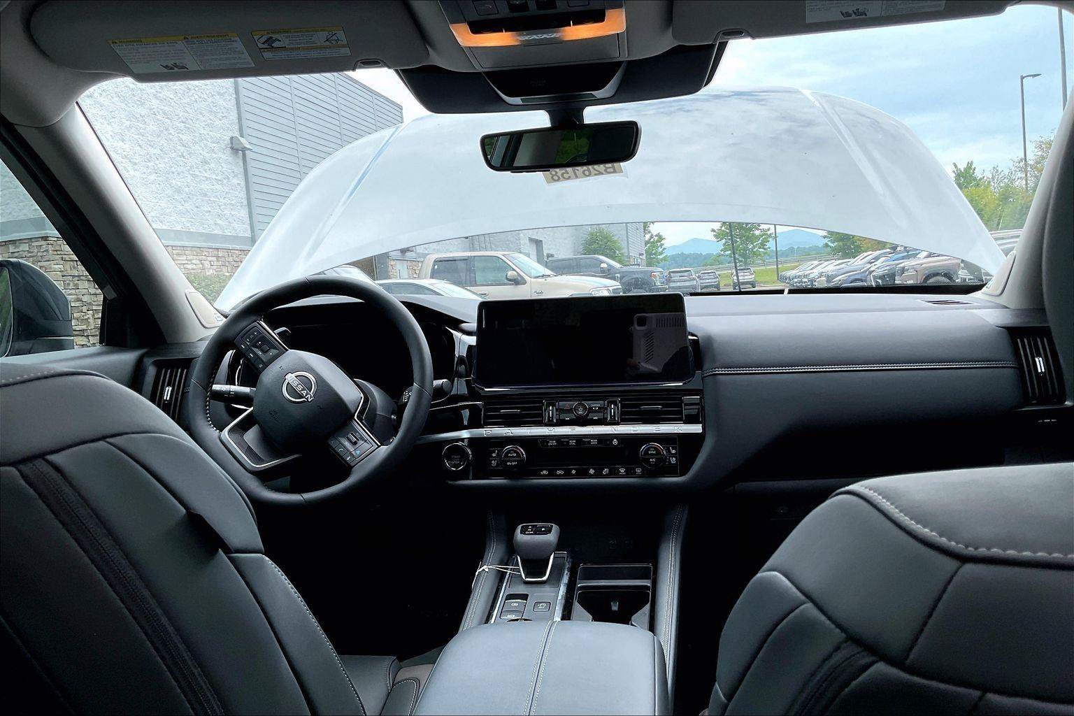 New 2026 Nissan Pathfinder Platinum w/ Accent Package AWD/4WD image 15
