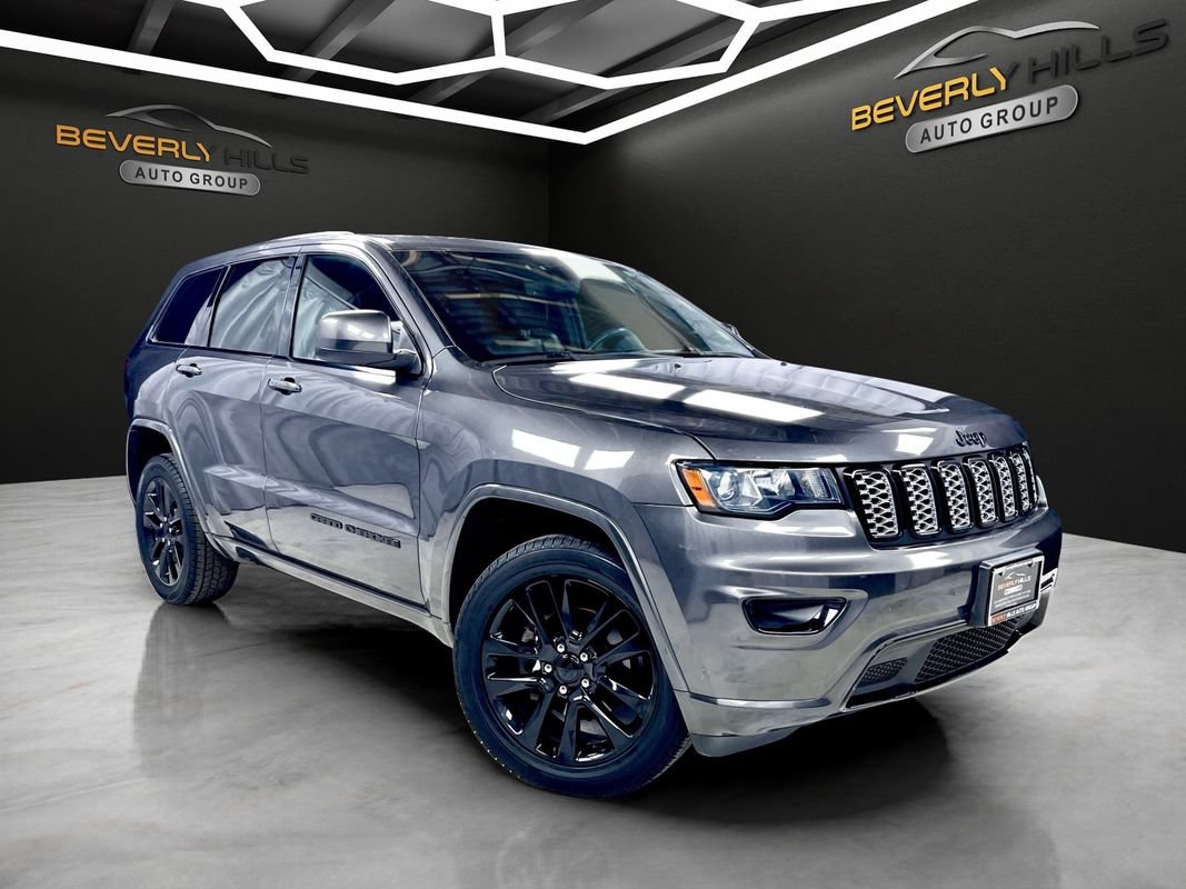 Used 2018 Jeep Grand Cherokee Altitude AWD/4WD image 7
