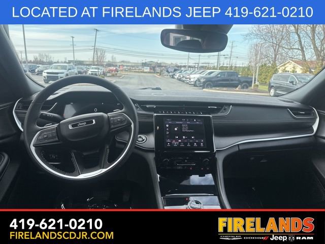 Used 2023 Jeep Grand Cherokee L Laredo image 7