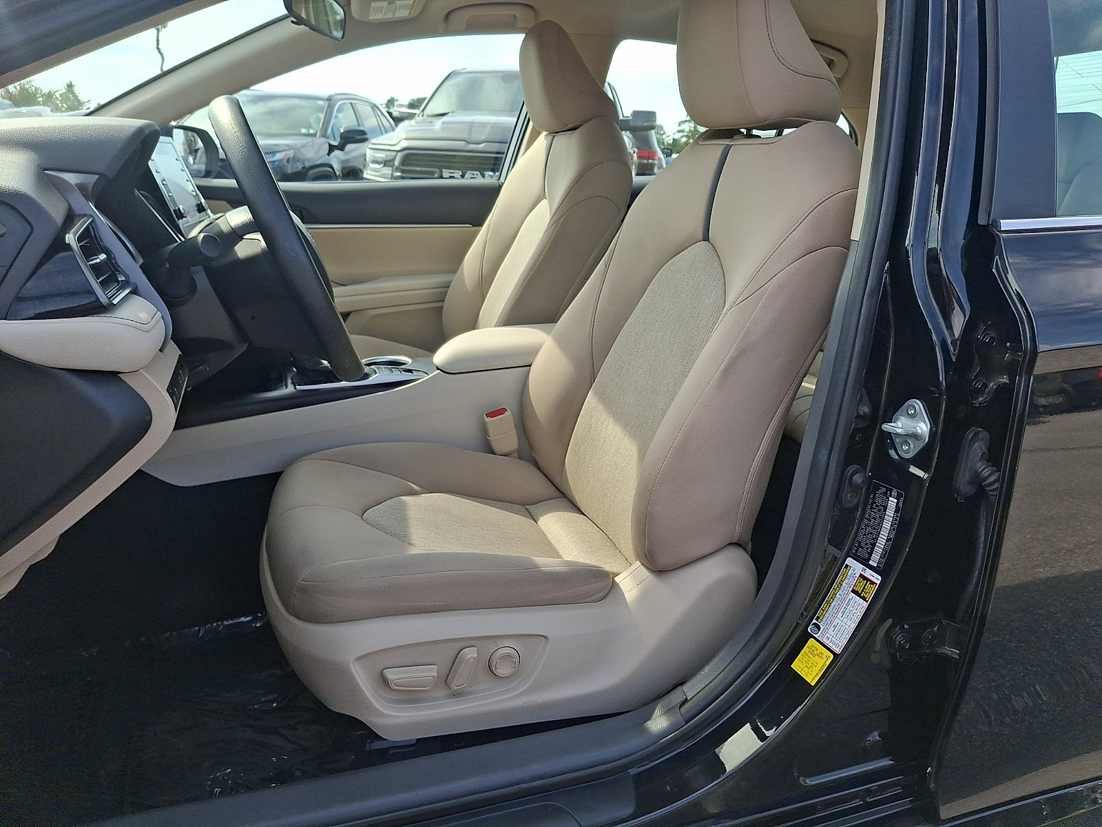 Used 2021 Toyota Camry LE FWD image 13