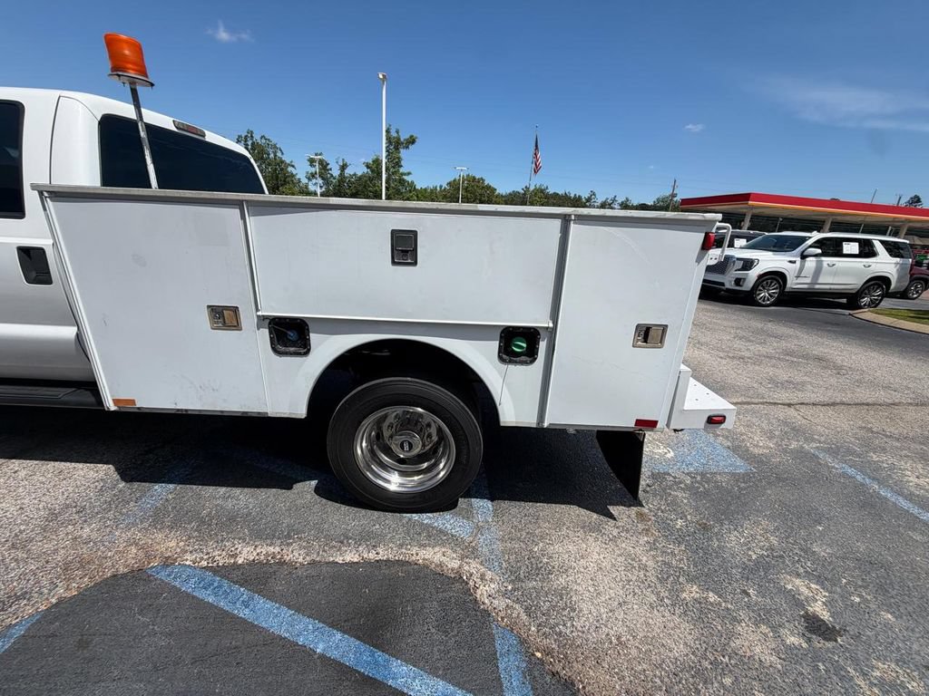 Used 2012 Ford F550 2WD Crew Cab Super Duty w/ Payload Upgrade Pkg image 8