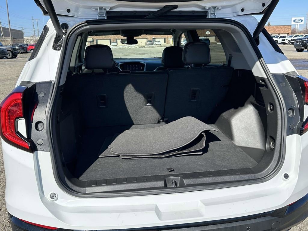 Certified 2022 GMC Terrain SLT w/ Elevation Edition image 11