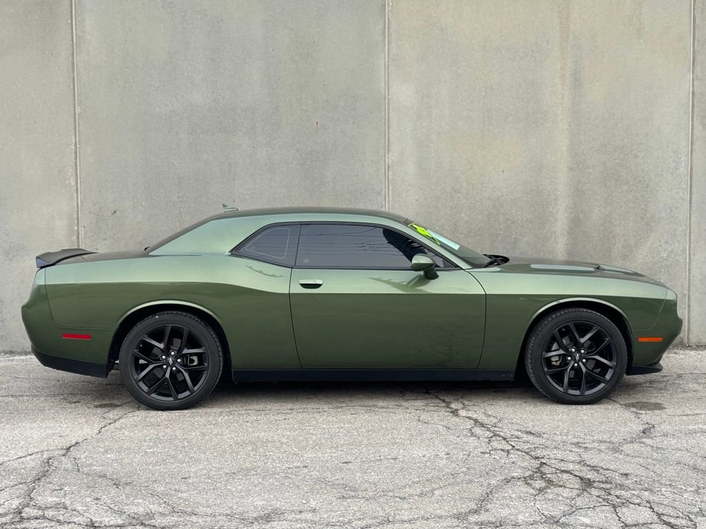 Used 2022 Dodge Challenger SXT w/ Blacktop Package video 2