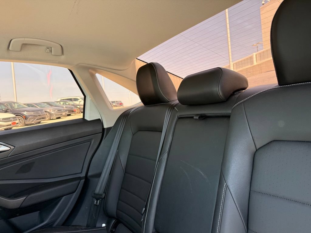 Used 2024 Volkswagen Jetta SE FWD image 21