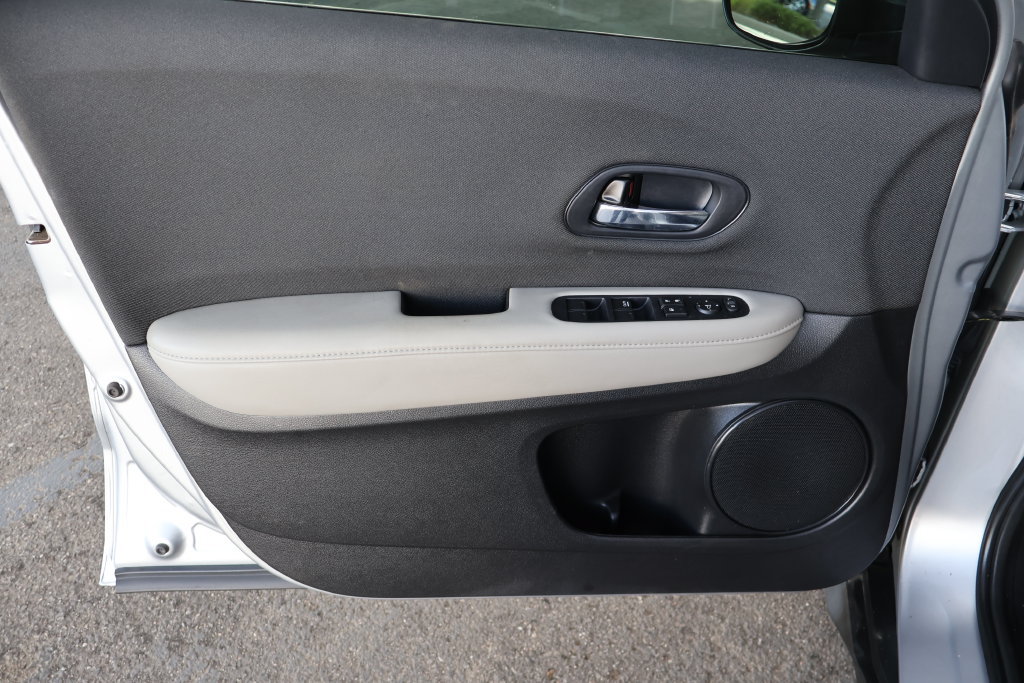 Used 2022 Honda HR-V LX image 18