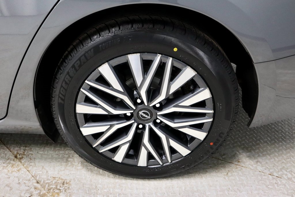 Used 2024 Nissan Altima 2.5 SV image 18