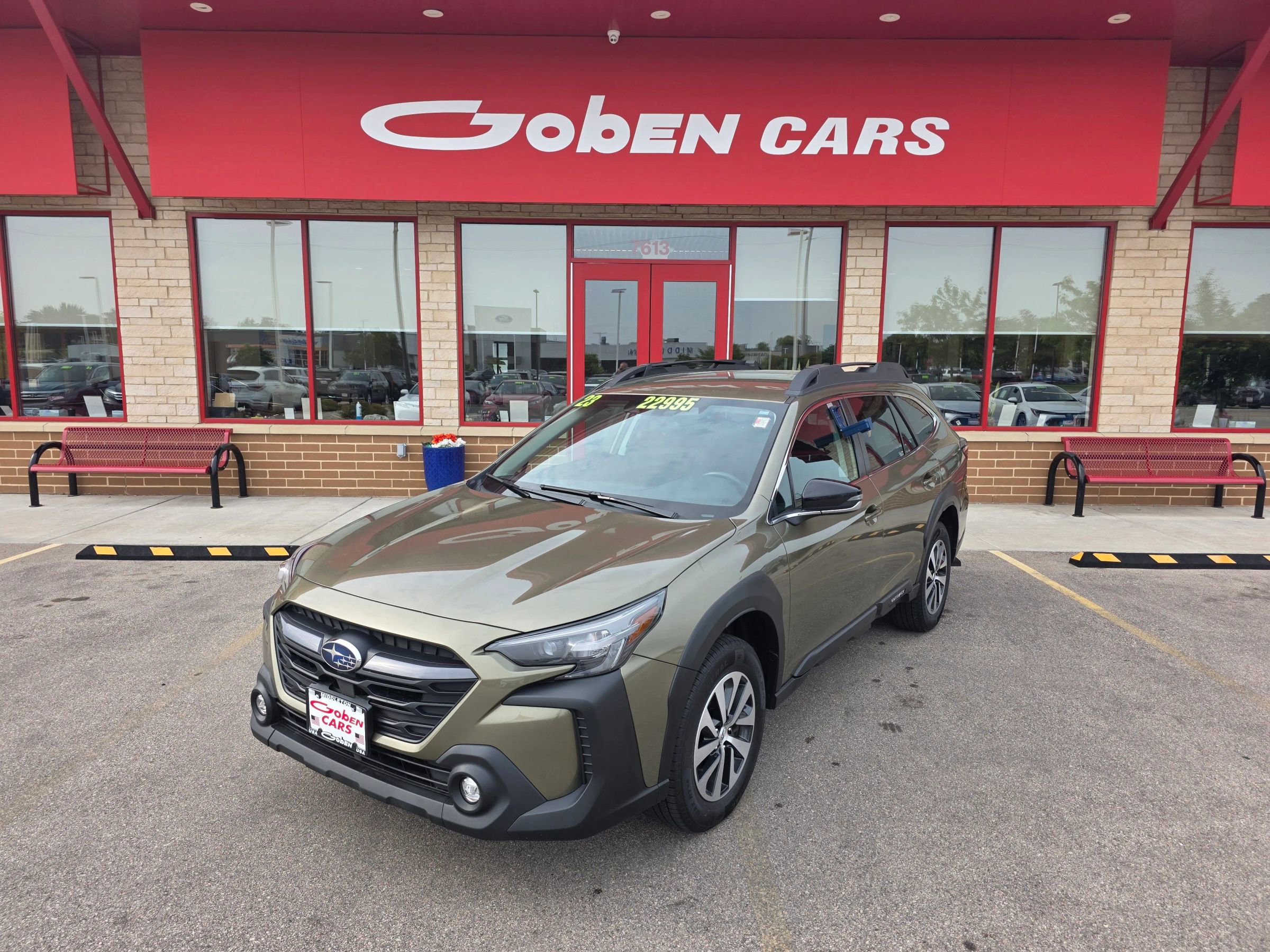 Used 2023 Subaru Outback Premium image 1