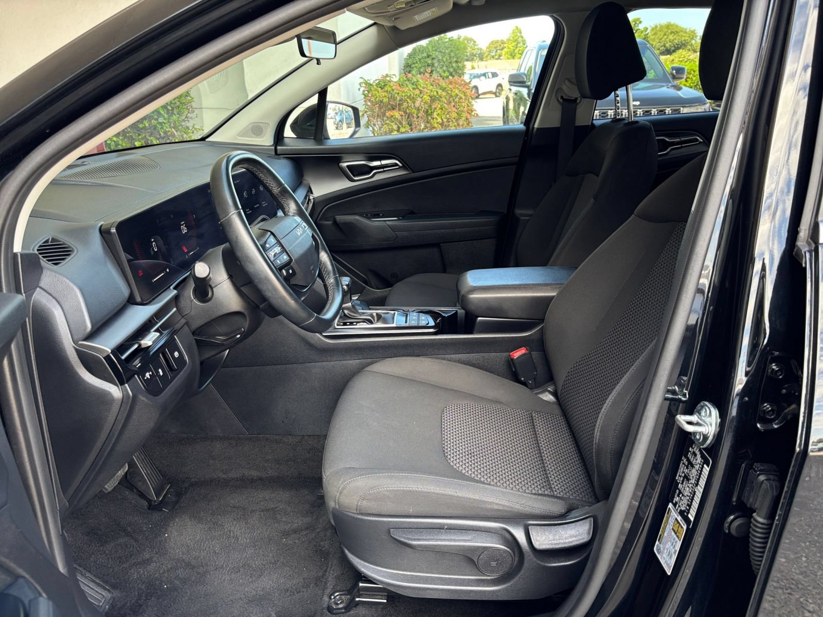 Used 2026 Kia Sportage LX FWD image 26
