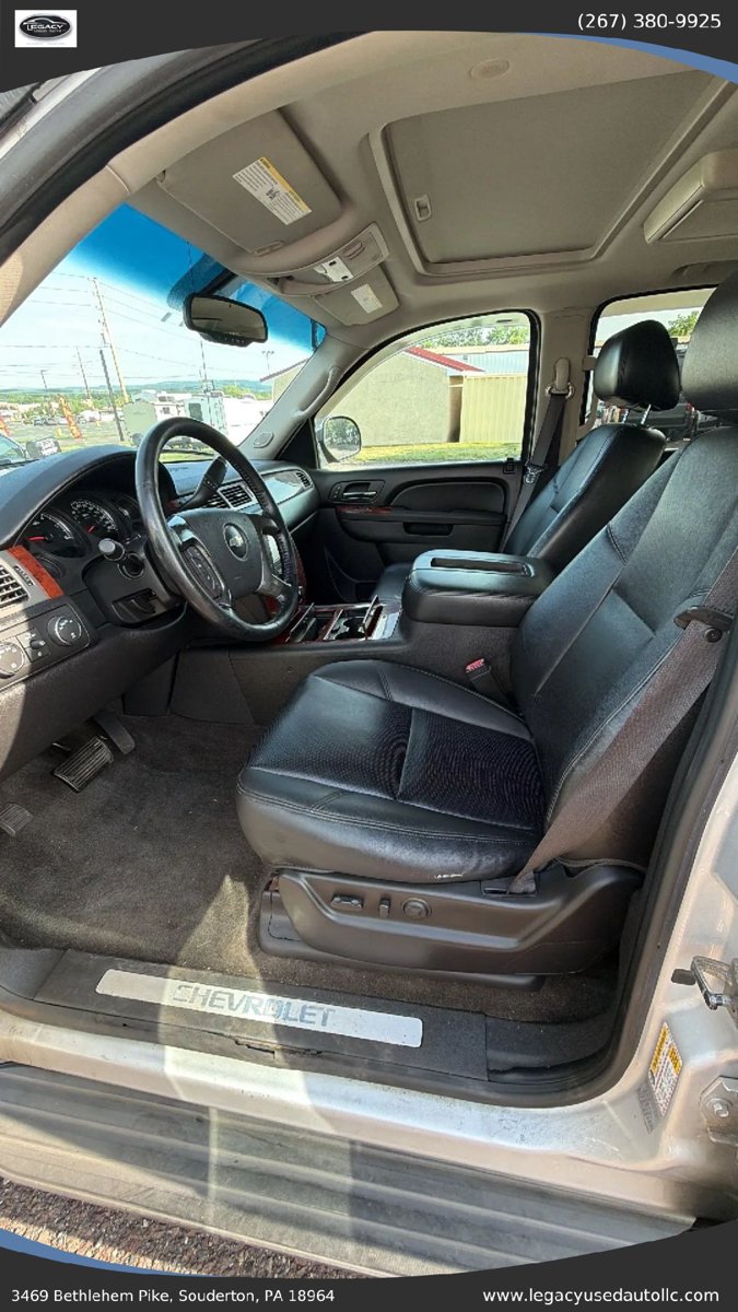 Used 2012 Chevrolet Avalanche LTZ AWD/4WD image 34