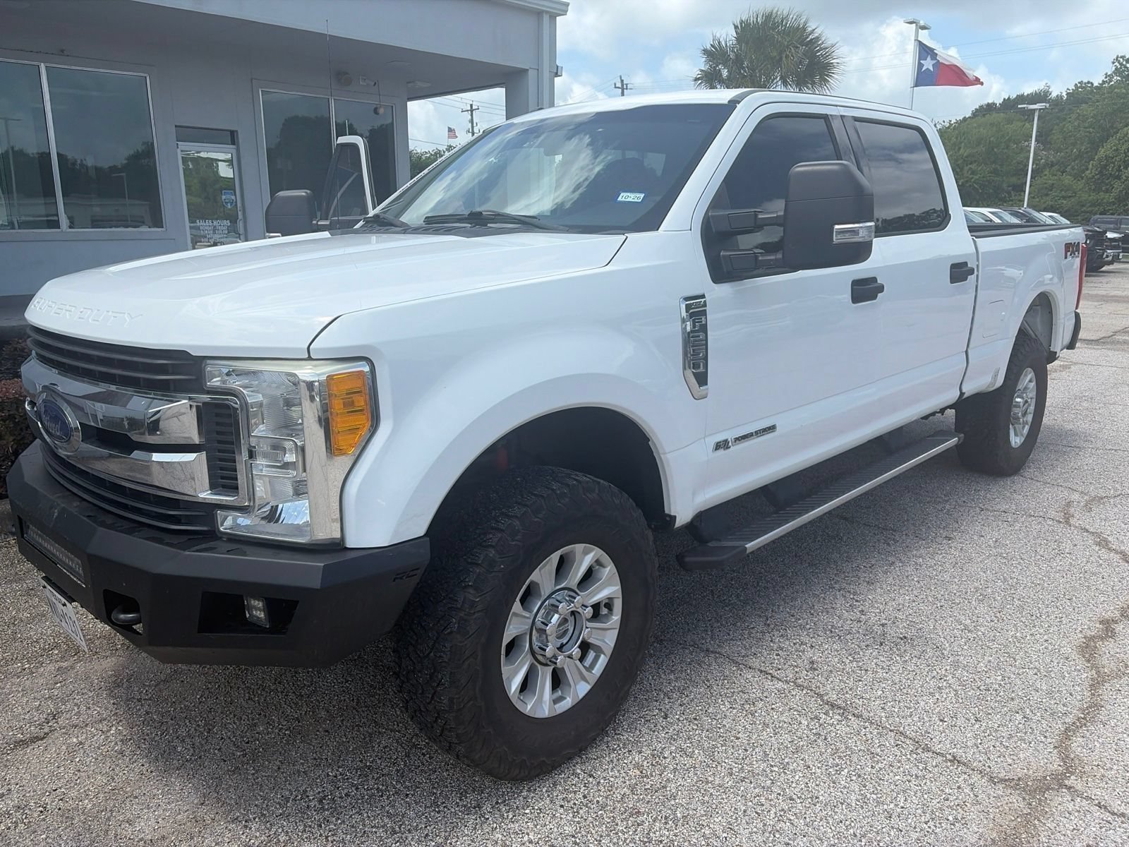 Used 2017 Ford F250 XLT w/ XLT Value Package AWD/4WD image 1