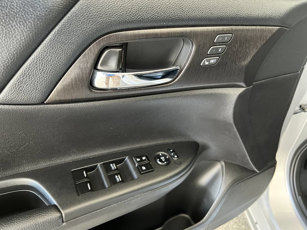 Used 2015 Honda Accord EX-L image 13