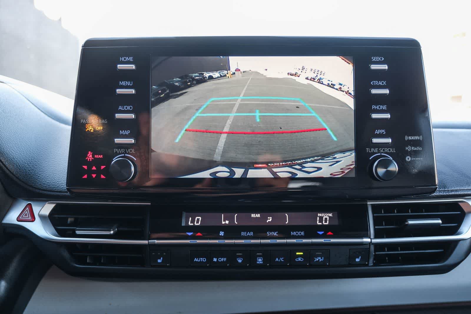 Certified 2024 Toyota Sienna XLE FWD image 25