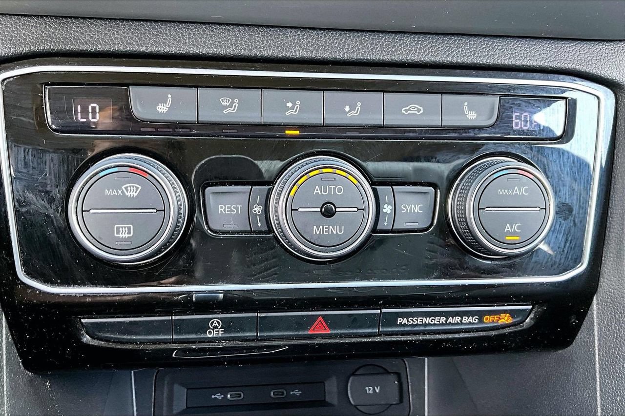 Used 2023 Volkswagen Atlas SE AWD/4WD image 16