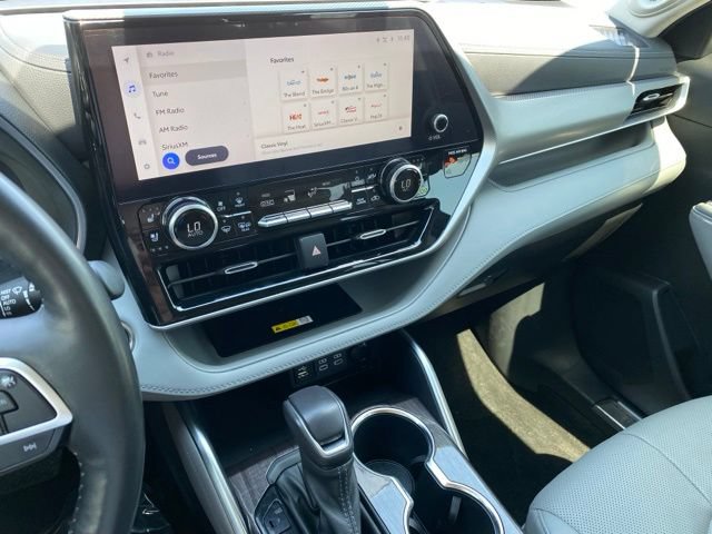 Used 2023 Toyota Highlander Platinum AWD/4WD image 19