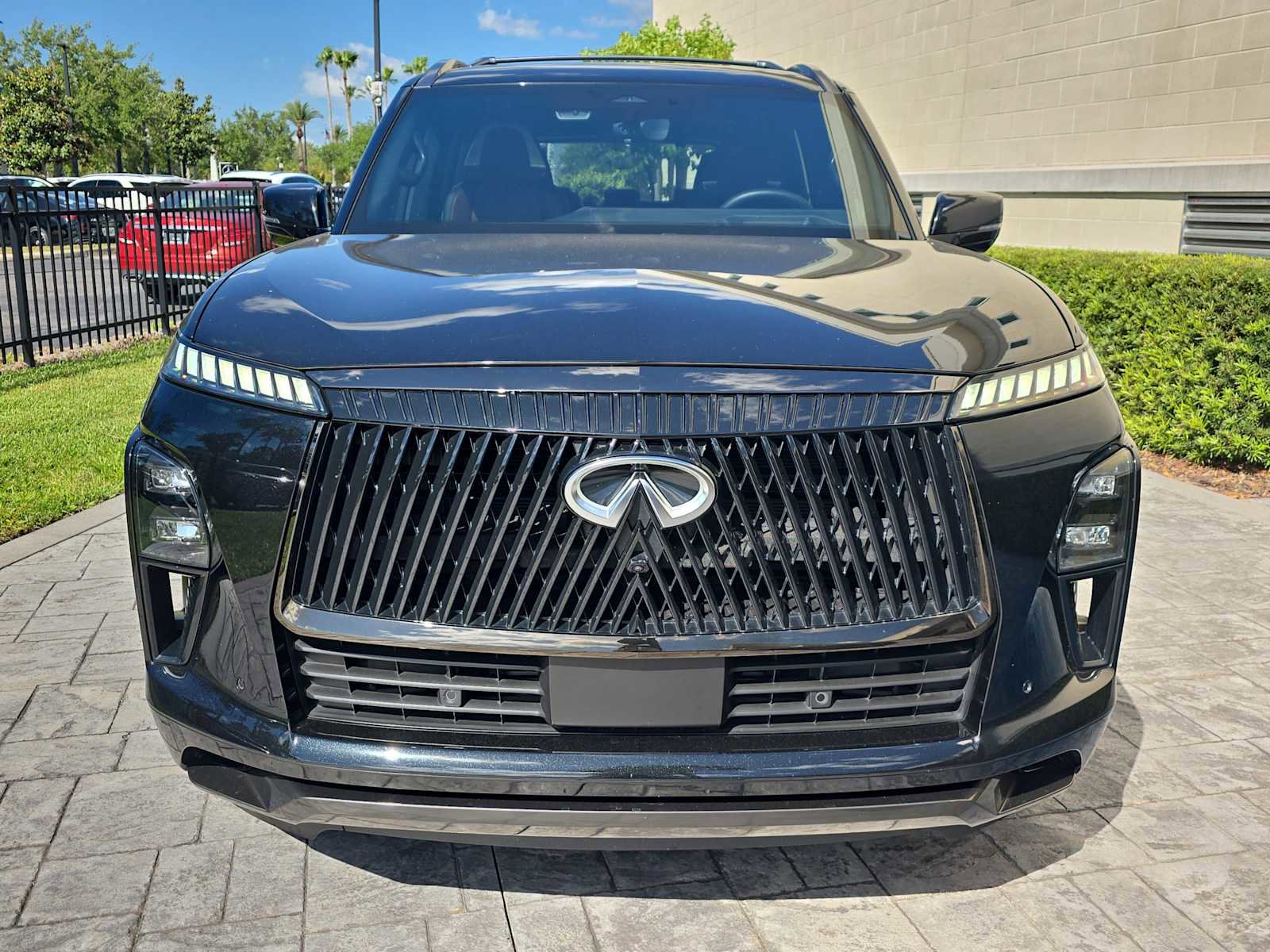 Certified 2025 INFINITI QX80 Autograph w/ Autograph Exterior Package image 2