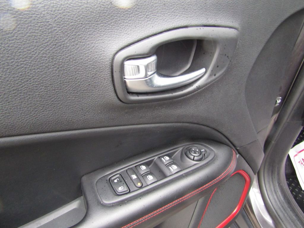 Used 2019 Jeep Compass Trailhawk image 18