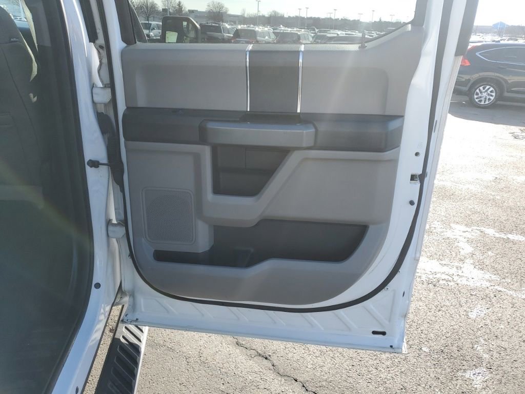 Used 2015 Ford F150 XLT image 28