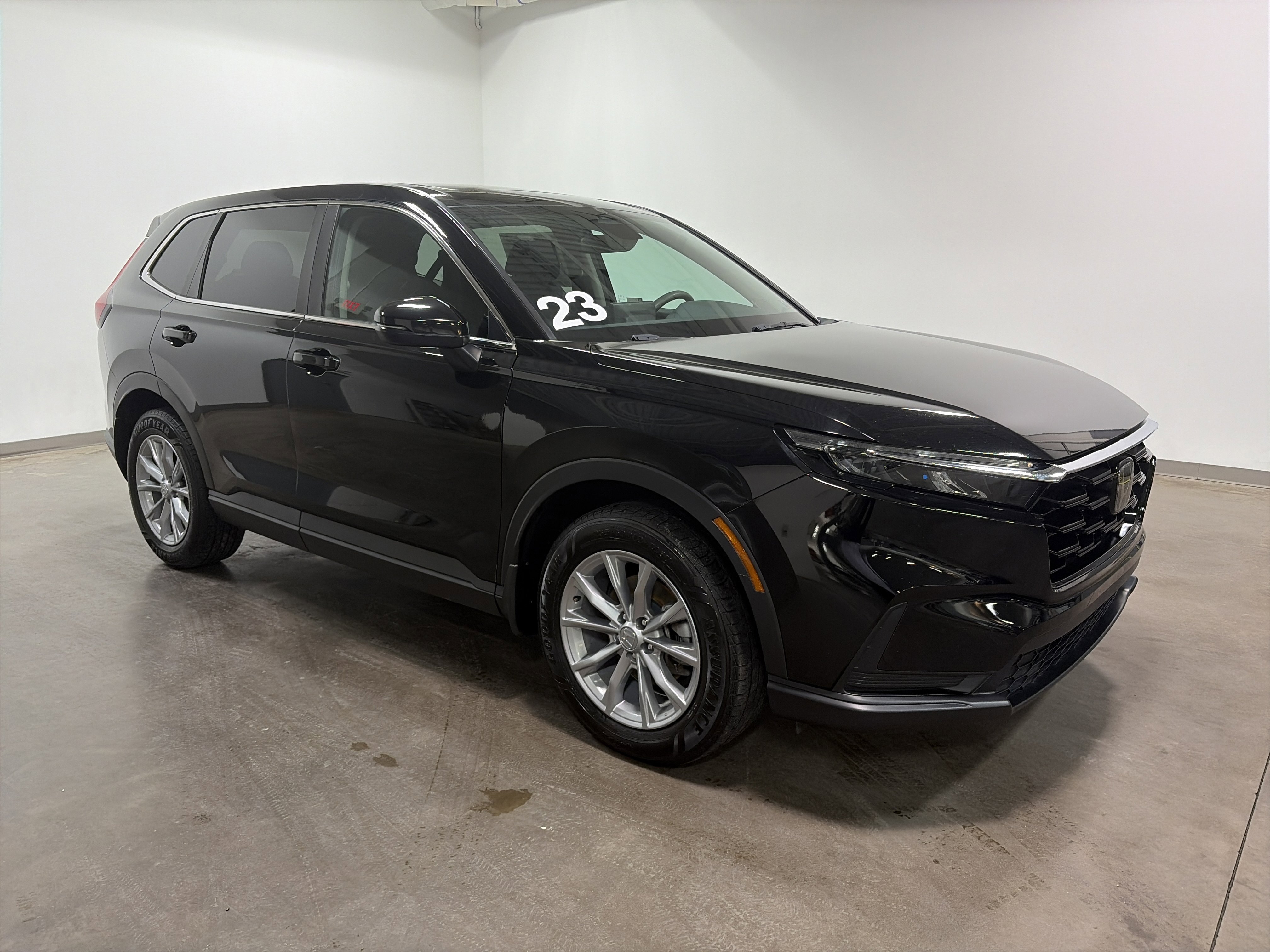 Used 2023 Honda CR-V EX image 2