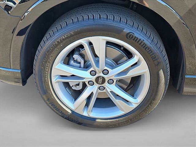 Certified 2024 Audi Q3 2.0T Premium Plus image 24