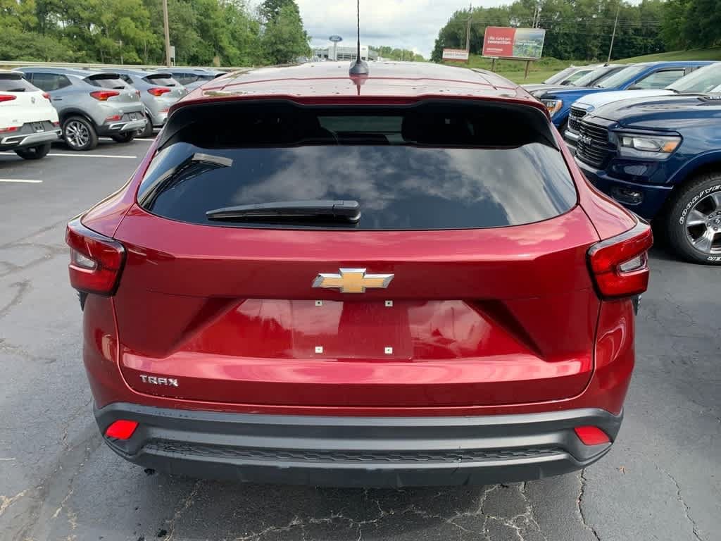 Certified 2024 Chevrolet Trax LS w/ LS Convenience Package FWD image 4