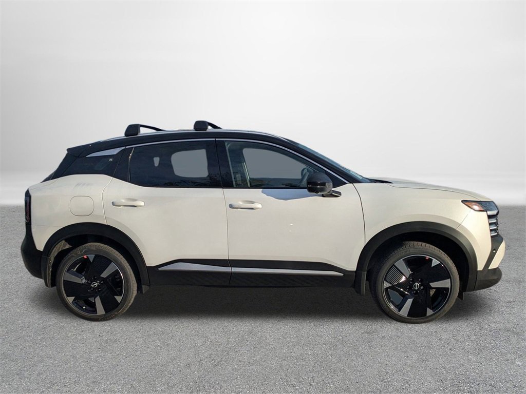 New 2026 Nissan Kicks SR image 2