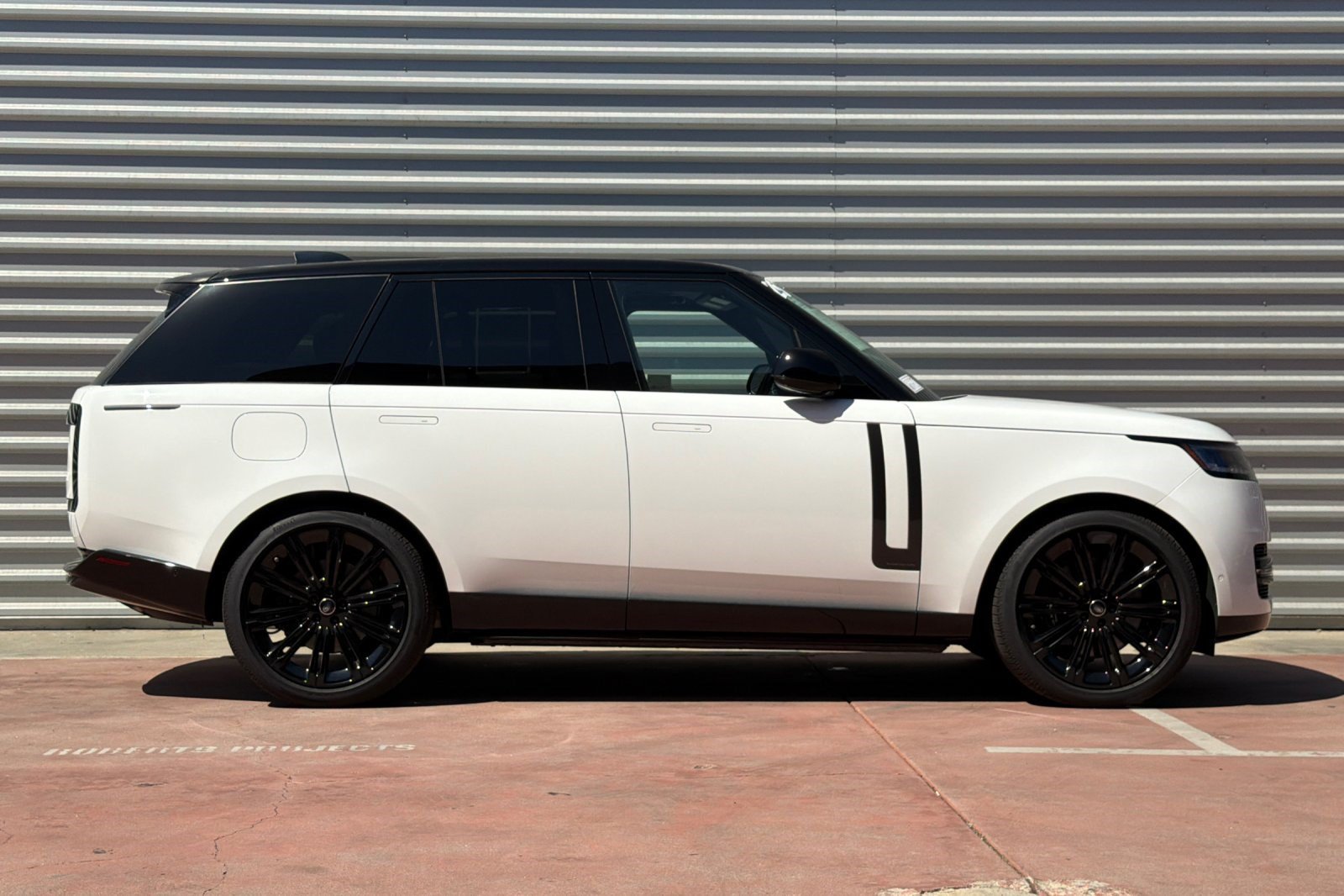 Certified 2025 Land Rover Range Rover Autobiography AWD/4WD image 8
