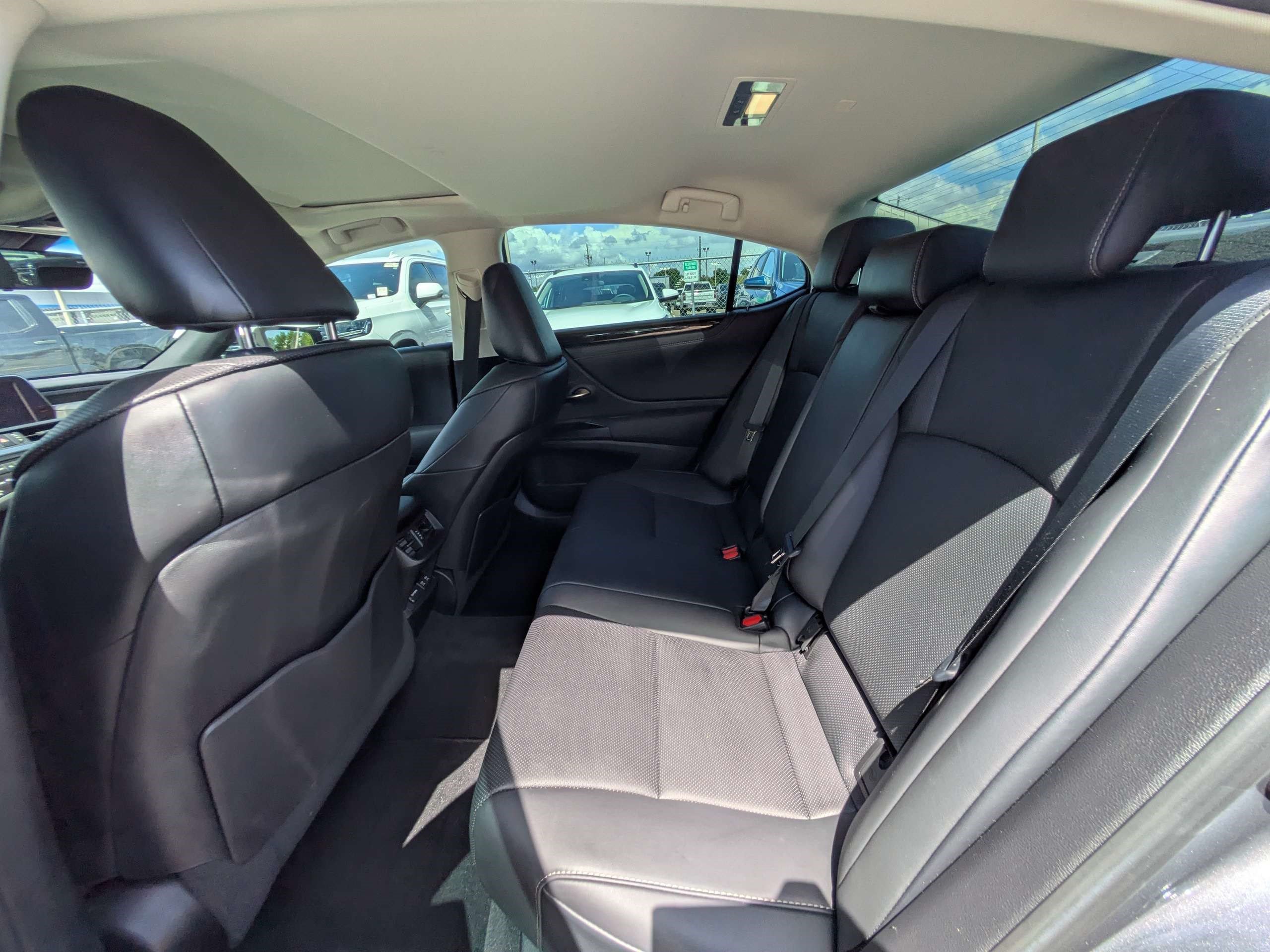 Used 2021 Lexus ES 350 w/ Premium Package FWD image 12