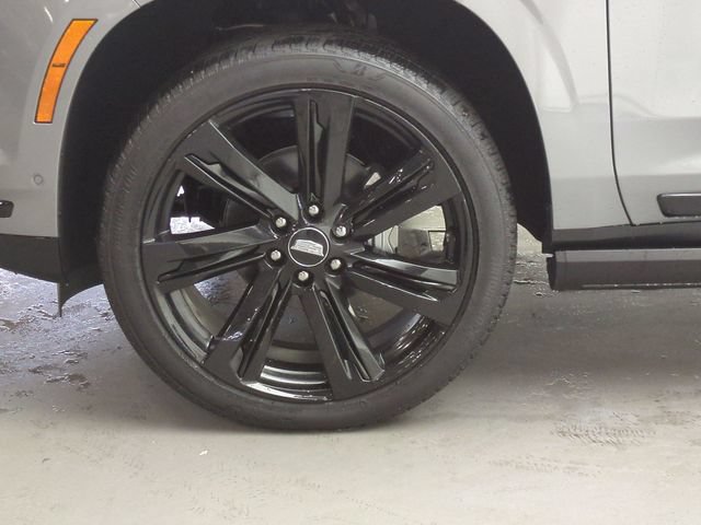 New 2026 Cadillac Escalade ESV Sport w/ Touring Package AWD/4WD image 30