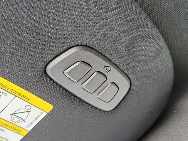 Used 2025 Lincoln Navigator Reserve image 30