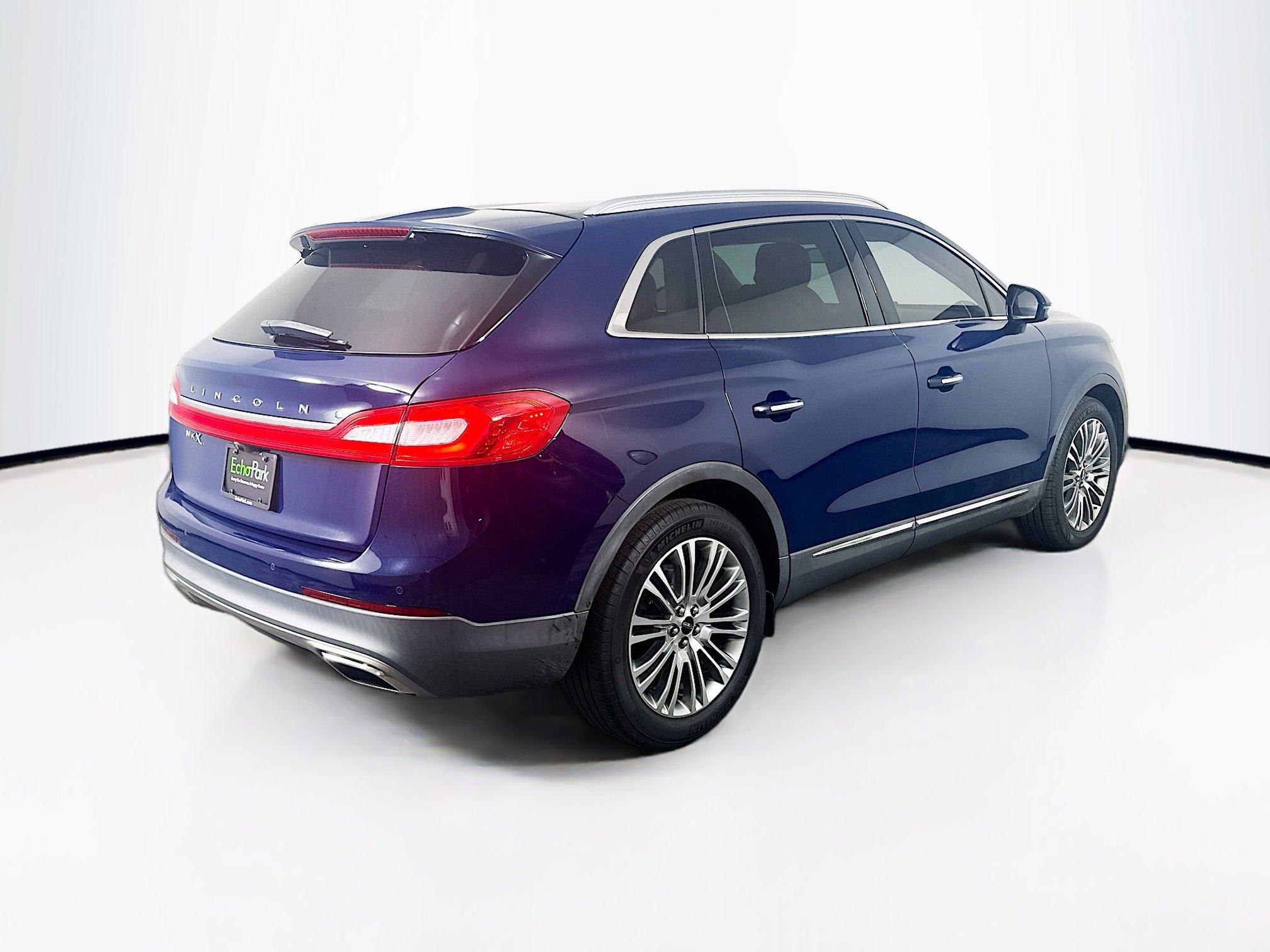 Used 2018 Lincoln MKX Reserve FWD image 9