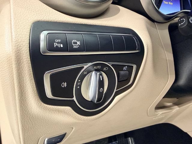Used 2019 Mercedes-Benz GLC 300 4MATIC image 19