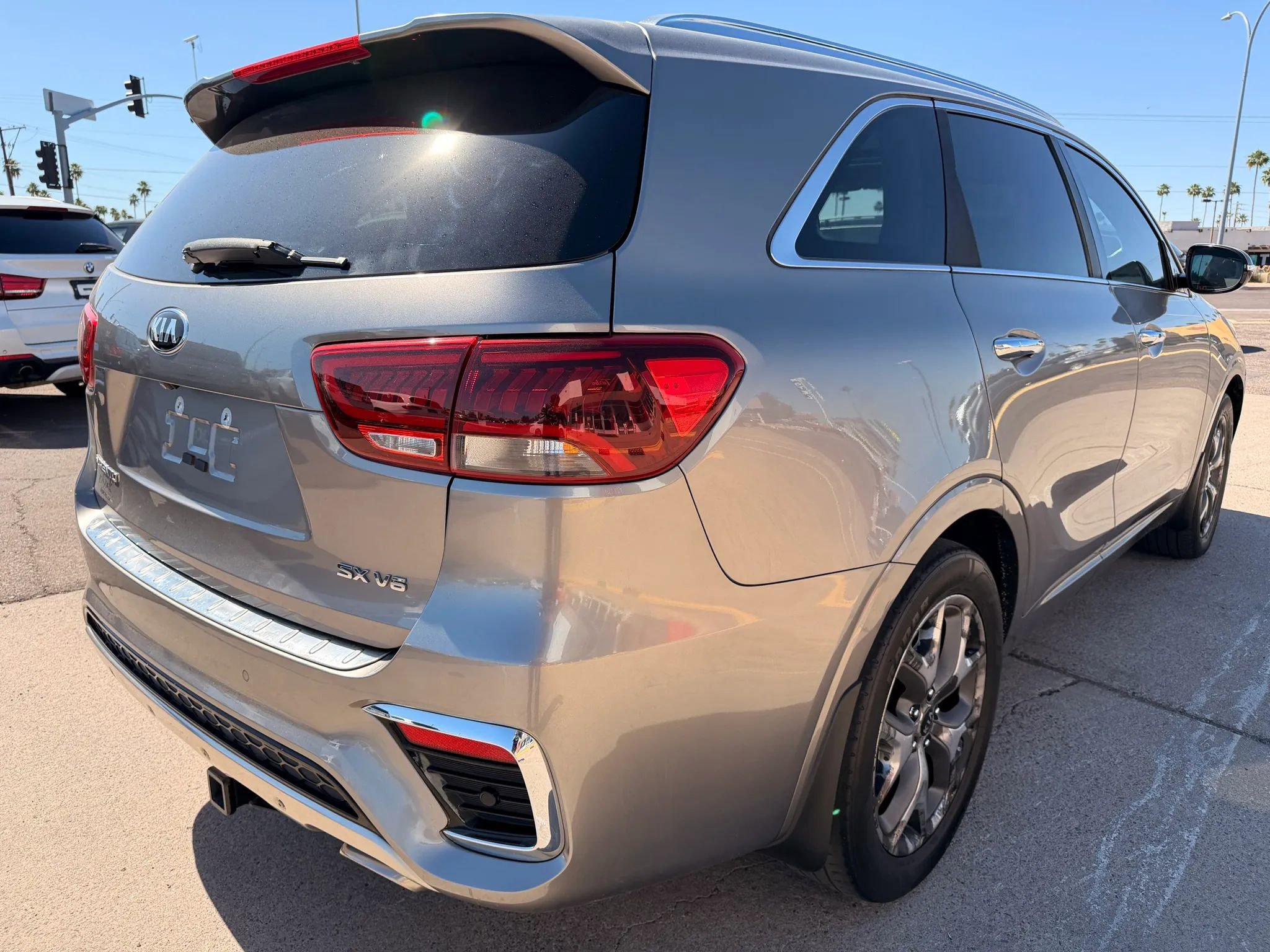 Used 2019 Kia Sorento SX image 5